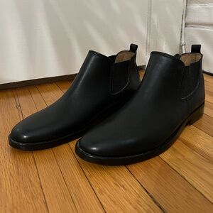 Sutro Footwear Black Chelsea Boots